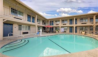 hotel hanford 05448 f