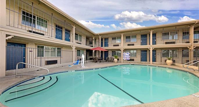 hotel hanford 05448 f