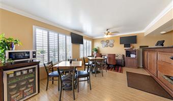 hotel hanford 05448 f