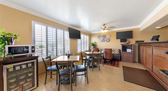 hotel hanford 05448 f