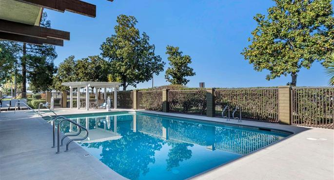 hotel turlock 05494 f