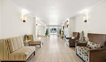 Hall del Best Western Executive Inn a Los Banos - 05535