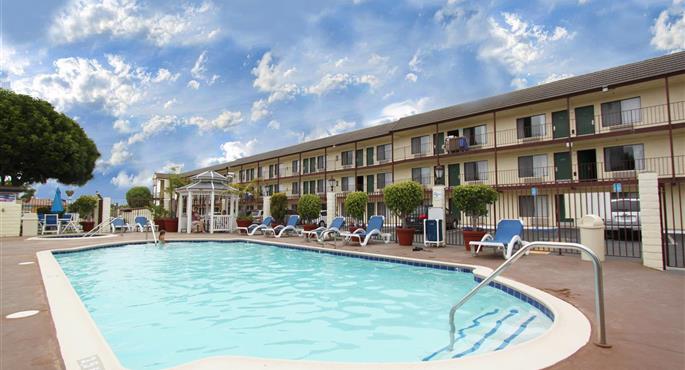 Piscina del Best Western Surf City - Huntington Beach - 05563