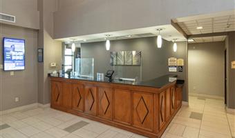 Hall del Best Western Inn & Suites San Mateo - San Francisco Airport a San Mateo - 05669