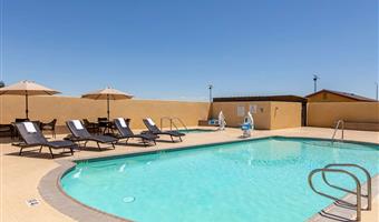 Piscina del Best Western Plus Wasco Inn & Suites - Wasco - 05688