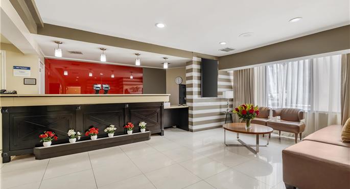 Hall del Best Western Plus LA Mid-Town Hotel a Los Angeles - 05724