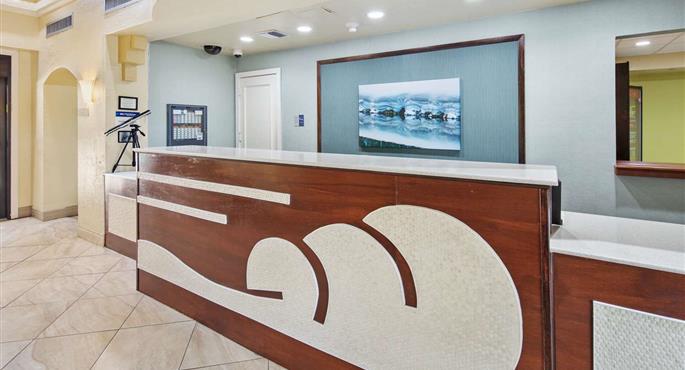 Hall del Best Western Plus Deerfield Beach Hotel & Suites a Deerfield Beach - 10344