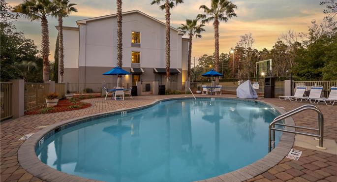 Piscina del Best Western Plus Tallahassee North Hotel - Tallahassee - 10399