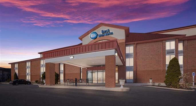 Esterni del Best Western Luxbury Inn Fort Wayne - Fort Wayne - 15061