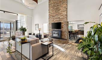 Hall del Best Western Luxbury Inn Fort Wayne a Fort Wayne - 15061