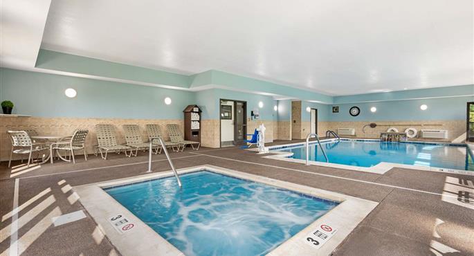 Piscina del Best Western Plus Anderson - Anderson - 15105