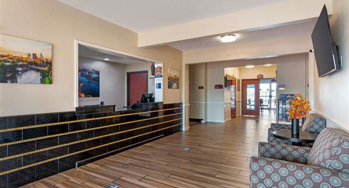 Hall del Best Western Governors Inn & Suites a Wichita - 17116