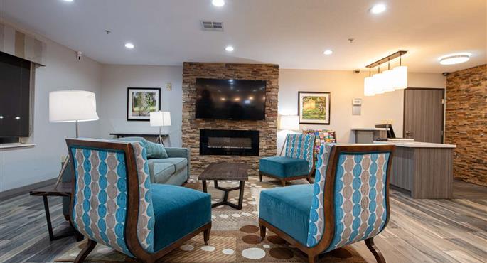 Hall del Best Western Lafayette Inn a Lafayette - 19110