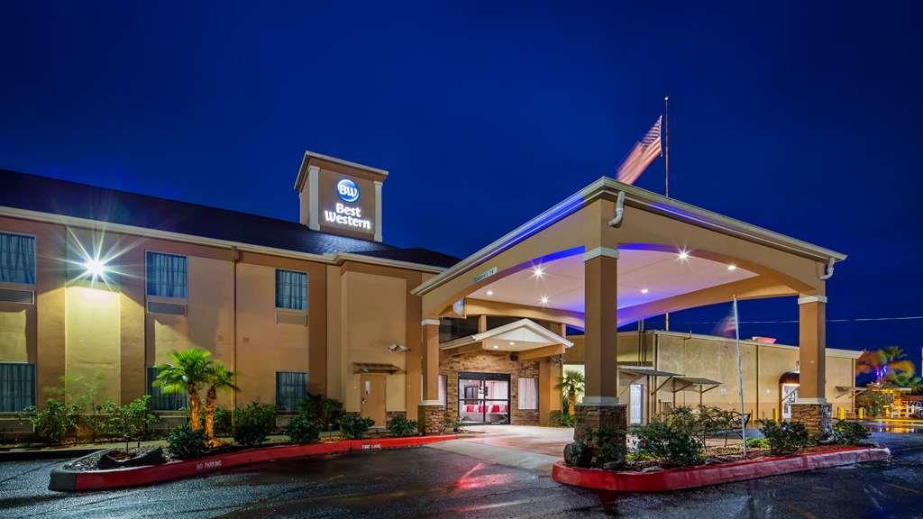 hotels near hollywood casino in west virginia
