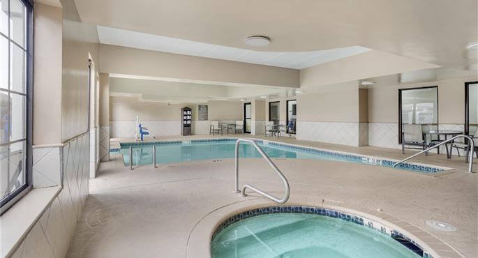 Piscina del Best Western Kenner - Kenner - 19137