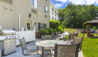 Servizi del Best Western Plus Berkshire Hills Inn & Suites - Pittsfield - 22060