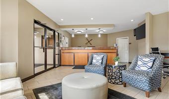 Hall del Best Western Airport Inn a Pearl - 25060