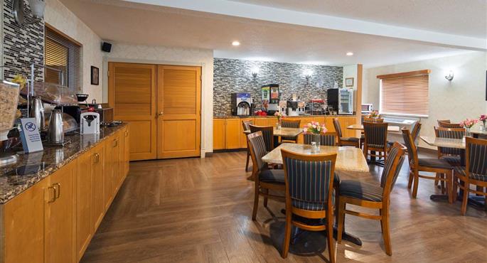 hotel west coxsackie 33106 f