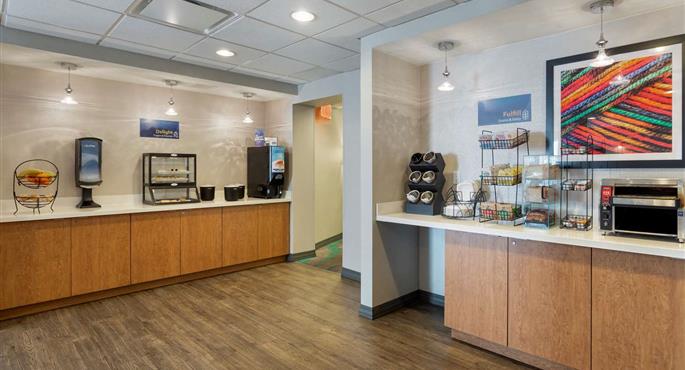 hotel brooklyn 33124 f