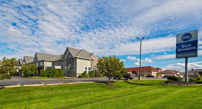 Esterni del Best Western Crown Inn & Suites - Batavia - 33125