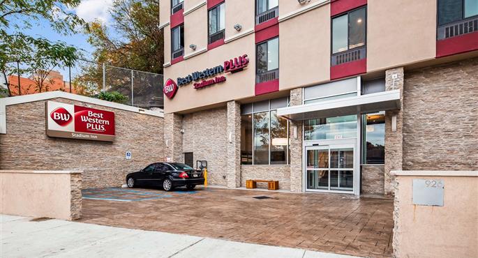Esterni del Best Western Plus Stadium Inn - Bronx - 33165