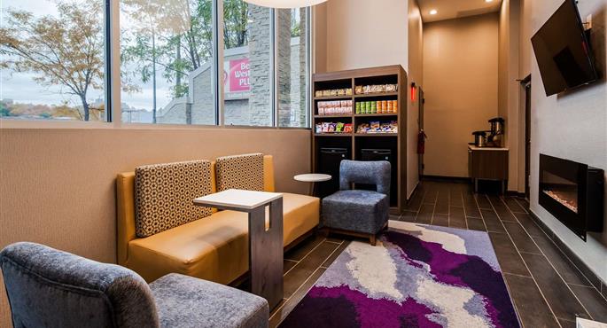 Hall del Best Western Plus Stadium Inn a Bronx - 33165