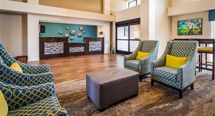 Hall del Best Western Plus Yadkin Valley Inn & Suites a Jonesville - 34170