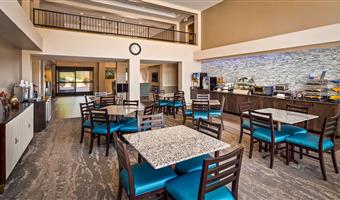 Ristorante del Best Western Plus Yadkin Valley Inn & Suites - Jonesville - 34170