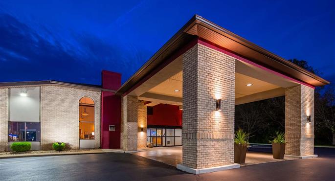 Esterni del Best Western Plus North Canton Inn & Suites - North Canton - 36102