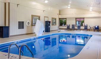 Piscina del Best Western Dutch Valley Inn - New Philadelphia - 36152