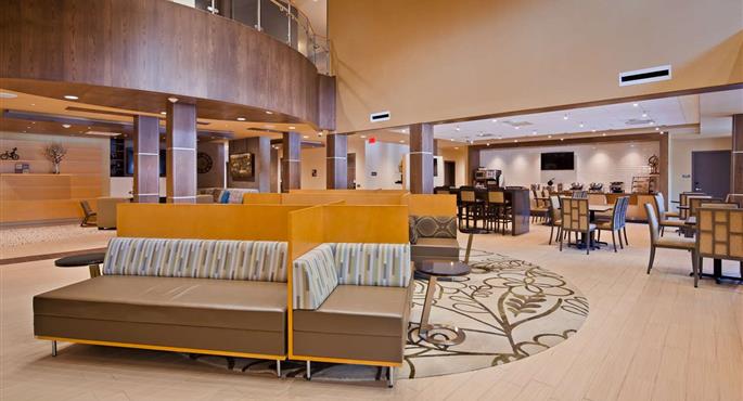 Hall del Best Western Plus Franciscan Square Inn and Suites Steubenville a Steubenville - 36171