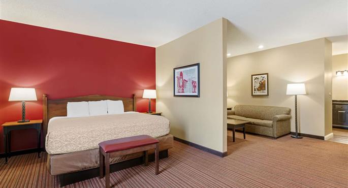 Suite del Best Western Plus Dutch Haus Inn and Suites - Columbiana - 36172