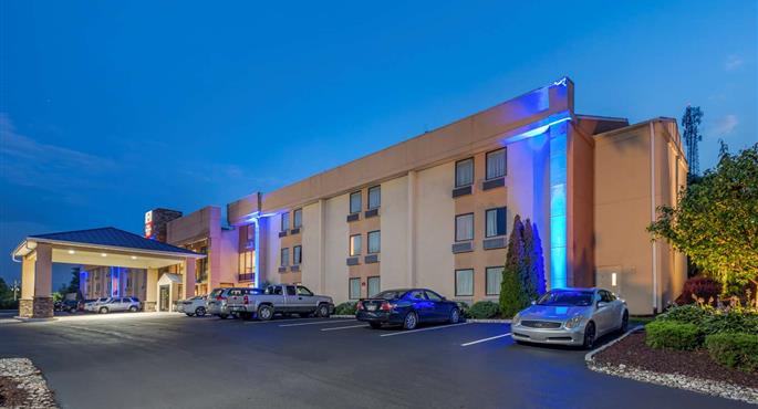 Esterni del Best Western Plus Poconos Hotel - Tannersville - 39132