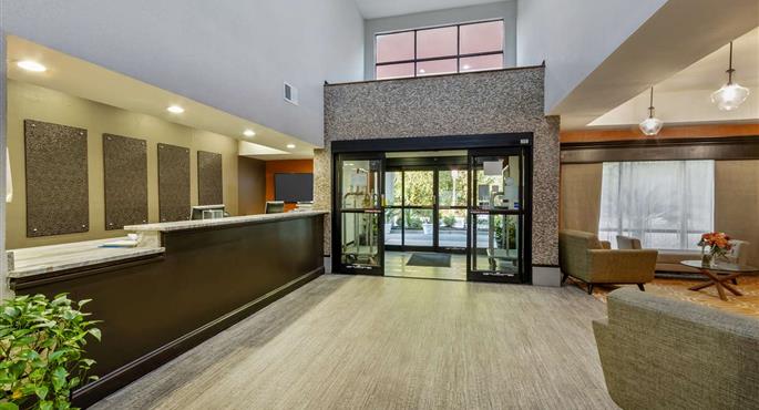 Hall del Best Western Magnolia Inn and Suites a Ladson - 41085