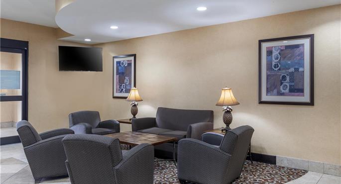 Hall del Best Western Bastrop Pines Inn a Bastrop - 44646