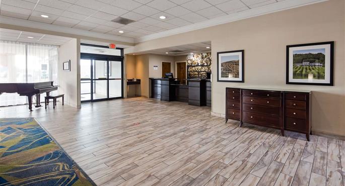 Hall del Best Western Leesburg Hotel & Conference Center a Leesburg - 47076