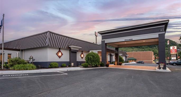 Esterni del Best Western Plus Bridgeport Inn - Bridgeport - 49035