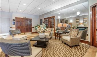 Hall del Best Western Plus Bridgeport Inn a Bridgeport - 49035