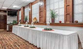 Sale meeting del Best Western Plus Bridgeport Inn - Bridgeport - 49035