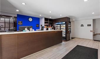 Hall del SureStay Plus by Best Western Mammoth Lakes a Mammoth Lakes - 52126