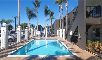 Piscina del SureStay by Best Western Chula Vista San Diego Bay - Chula Vista - 52130