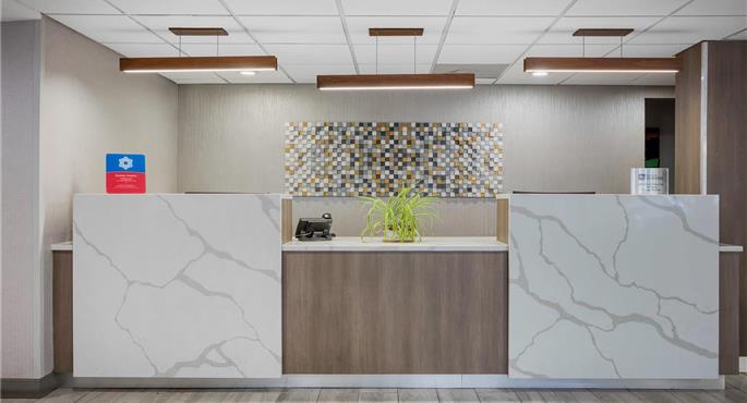 Hall del SureStay Plus by Best Western Chicago Lombard a Lombard - 54018