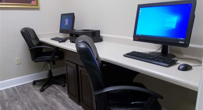 Business center del SureStay Plus by Best Western St Marys Cumberland - St.Marys - 55148