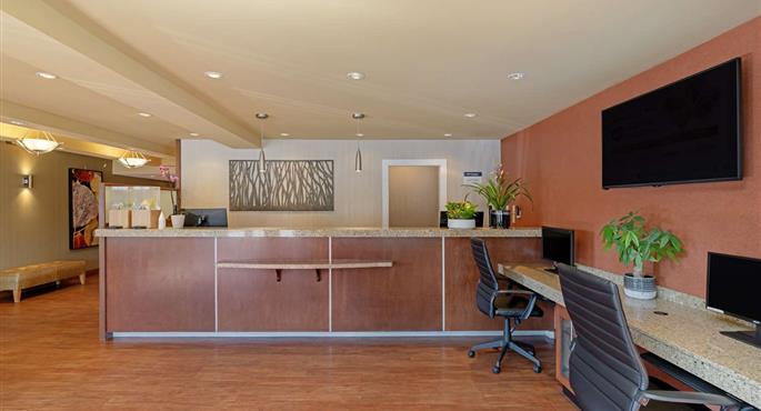 Hall del Best Western Plus Emerald Isle Hotel a Sidney - 62059