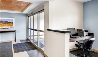 Business center del Best Western Thompson Hotel & Suites - Thompson - 63014