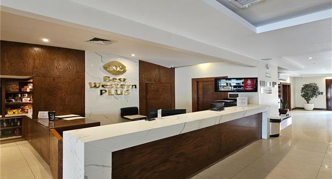 Hall del Best Western Plus Chihuahua Aeropuerto a Chihuahua - 70189
