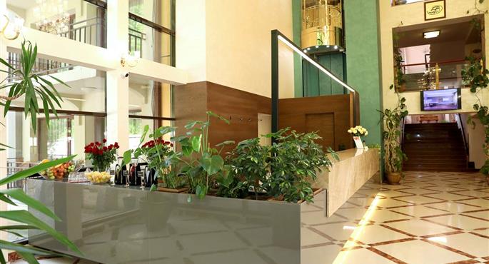 Hall del Best Western Plus Paradise Hotel Dilijan a Dilijan - 77704