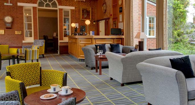 Bar o lounge del Best Western Moore Place Hotel - Milton Keynes - 83775