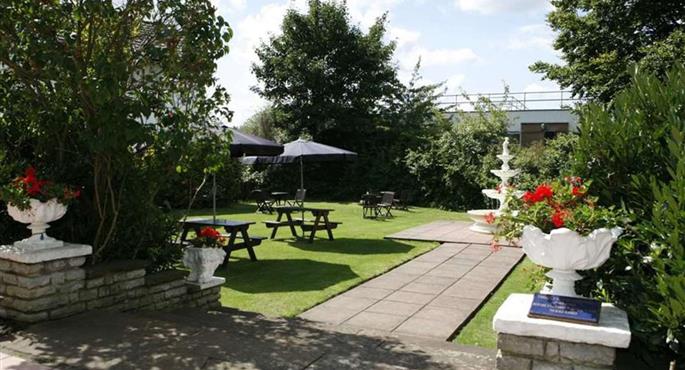 Esterni del London Croydon Aerodrome Hotel, BW Signature Collection - Croydon - 84326