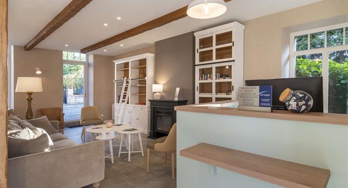 Hall del Best Western Flers Centre Gare a Flers - 87107